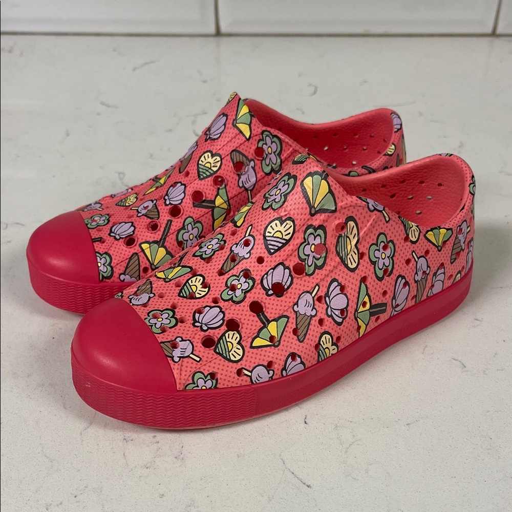 NATIVE JEFFERSON PRINT CHILD- SNACK PINK/POPSICLE PINK/BEACH DAY Size 12